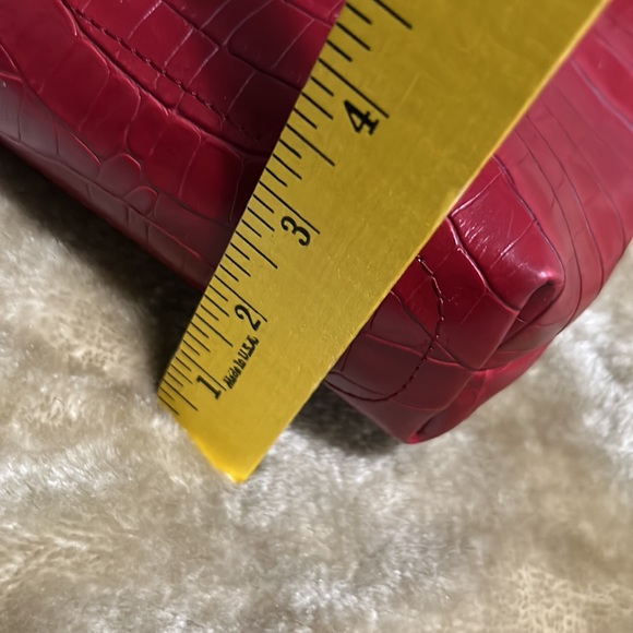 Womens Amanda Smith "Ruby Red" Faux Leather Handbag - Picture 15 of 16